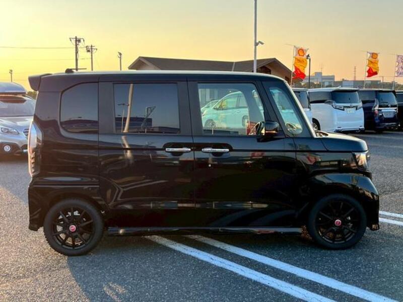N BOX CUSTOM