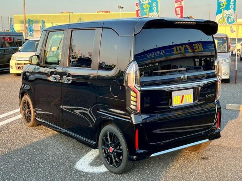 N BOX CUSTOM