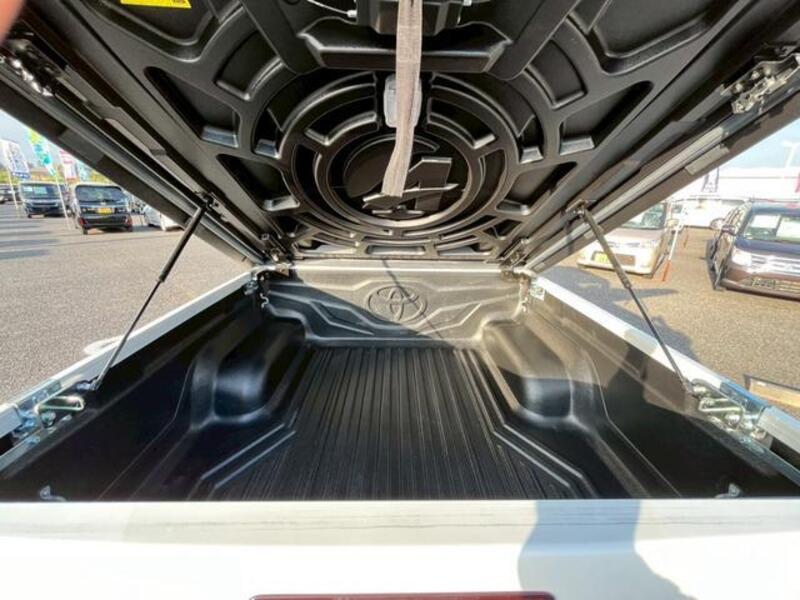 HILUX