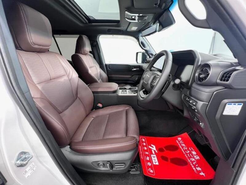 LAND CRUISER 250