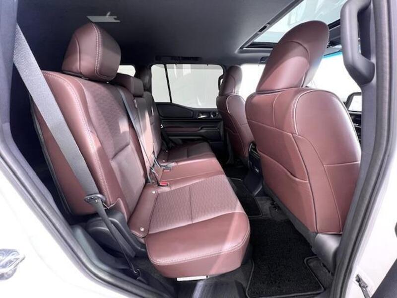 LAND CRUISER 250