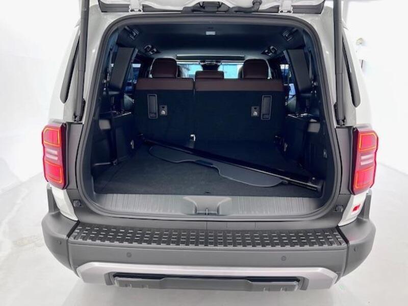 LAND CRUISER 250