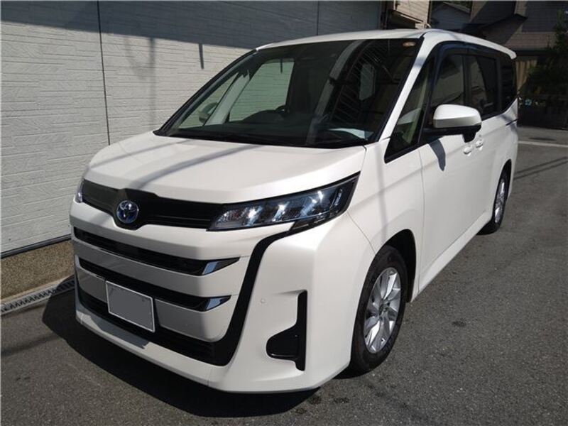 TOYOTA NOAH