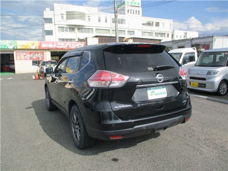 X-TRAIL