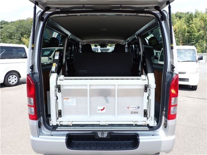 HIACE VAN