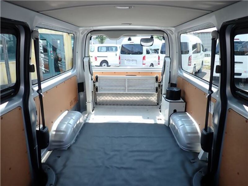 HIACE VAN