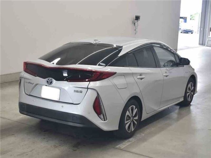 PRIUS PHV