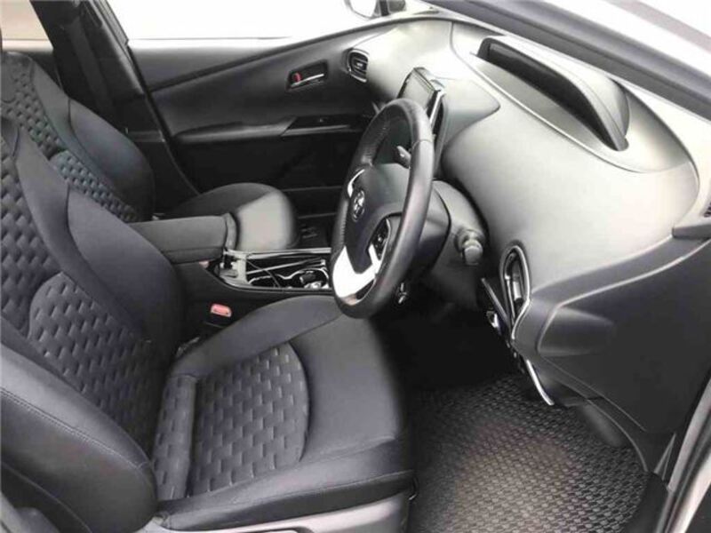 PRIUS PHV