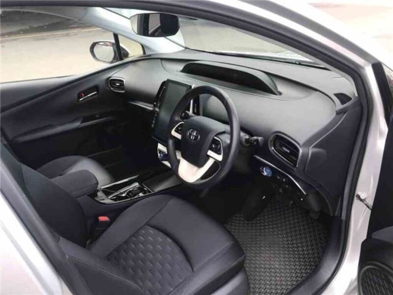 PRIUS PHV