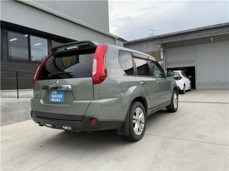 X-TRAIL