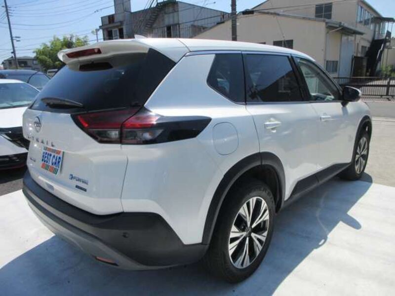 X-TRAIL
