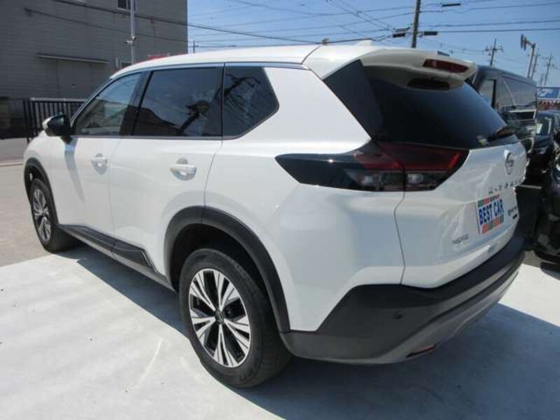 X-TRAIL