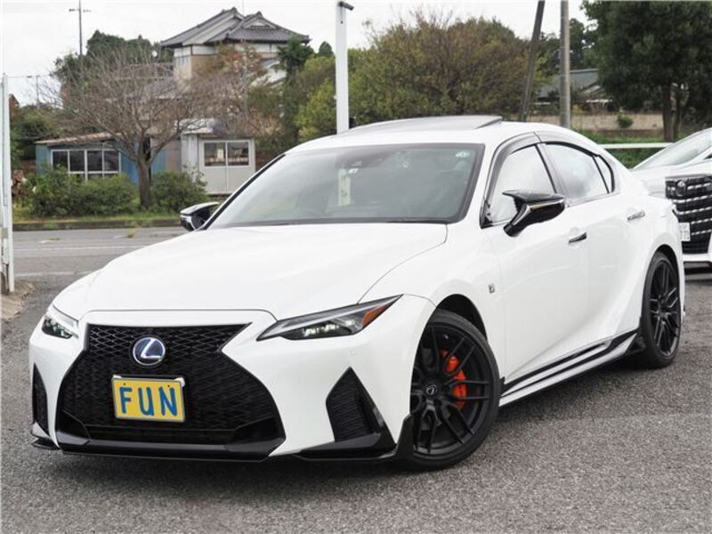 LEXUS IS