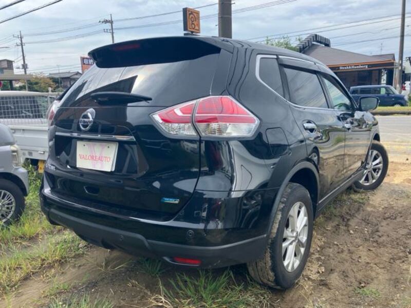 X-TRAIL