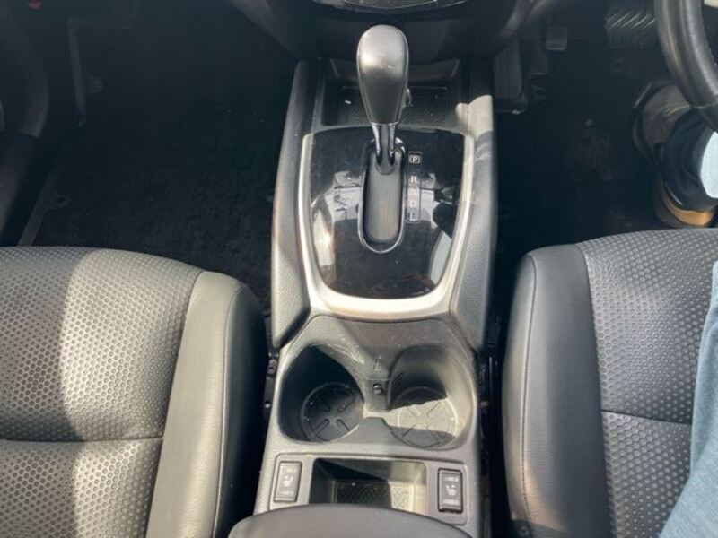 X-TRAIL