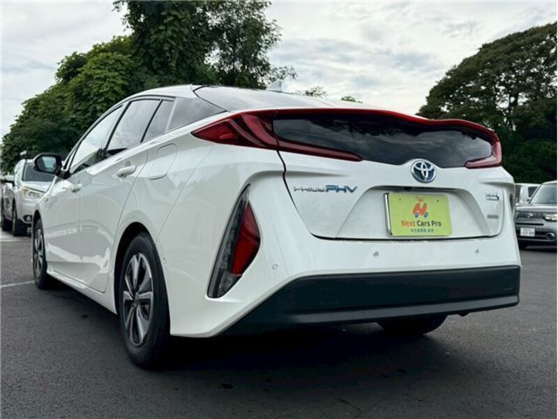 PRIUS PHV