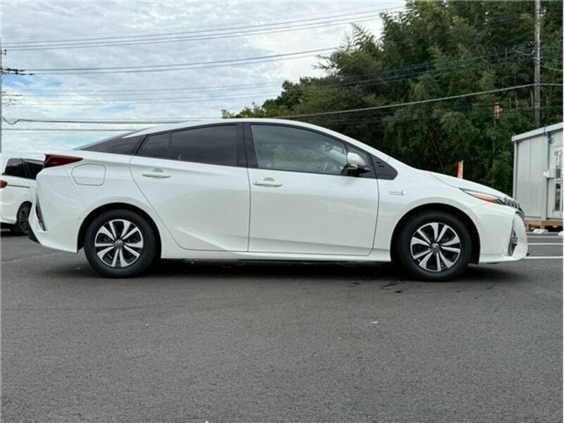 PRIUS PHV