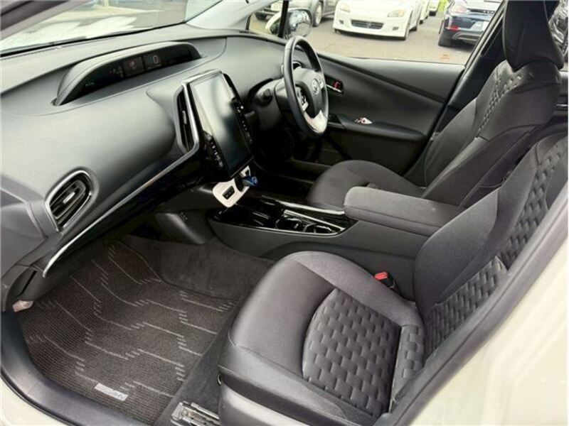 PRIUS PHV