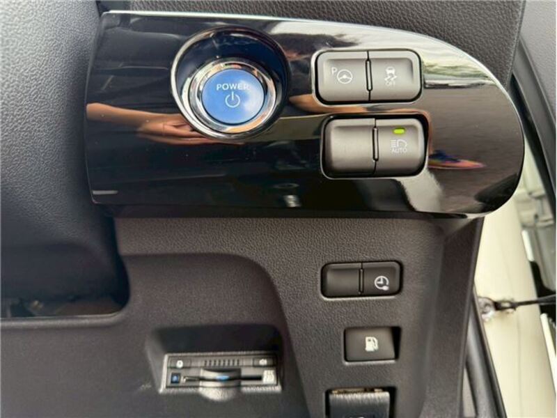 PRIUS PHV
