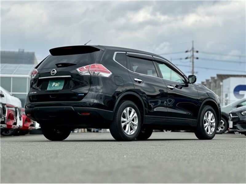 X-TRAIL