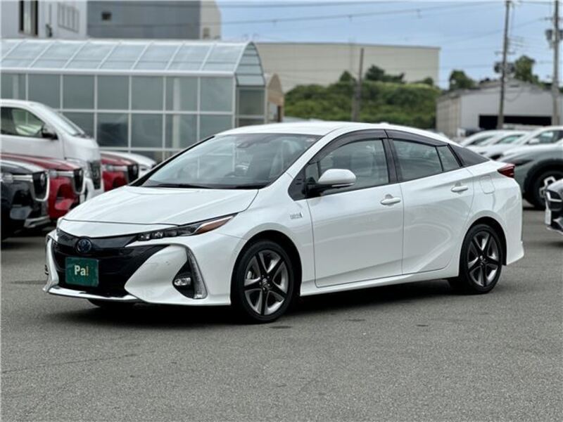 TOYOTA PRIUS PHV