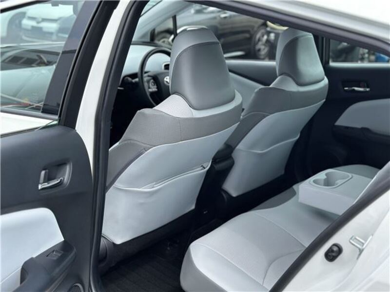 PRIUS PHV