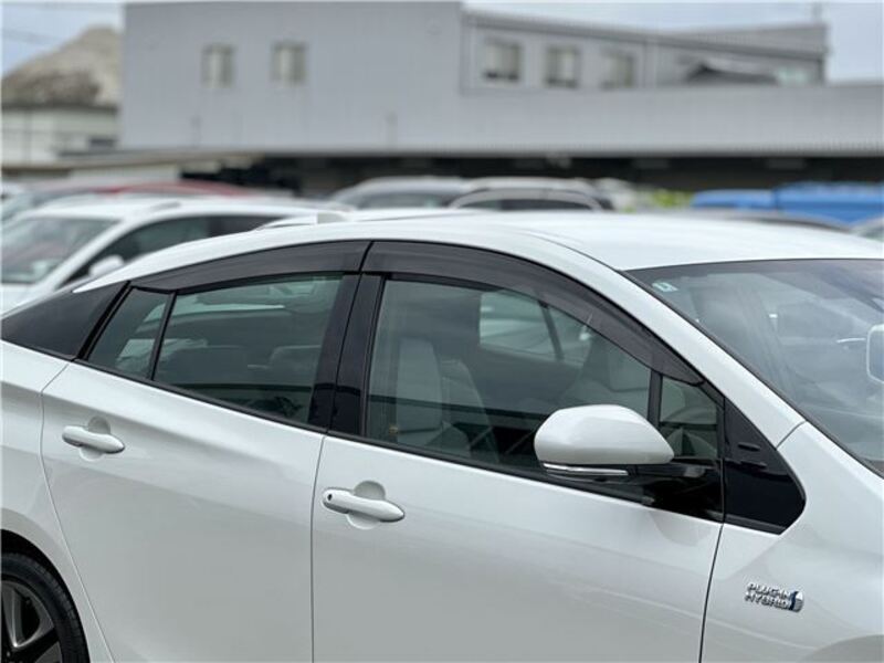 PRIUS PHV