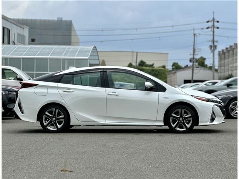 PRIUS PHV