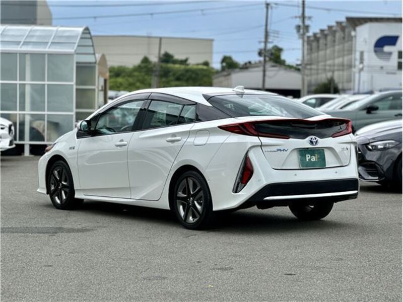 PRIUS PHV