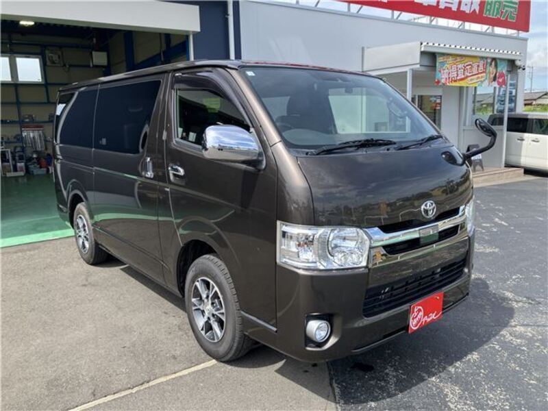 TOYOTA HIACE