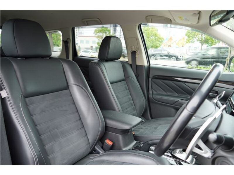 OUTLANDER PHEV