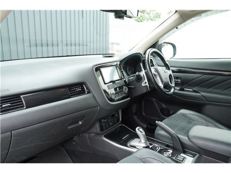 OUTLANDER PHEV