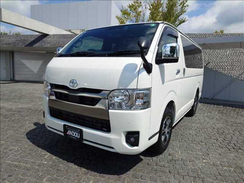 TOYOTA HIACE