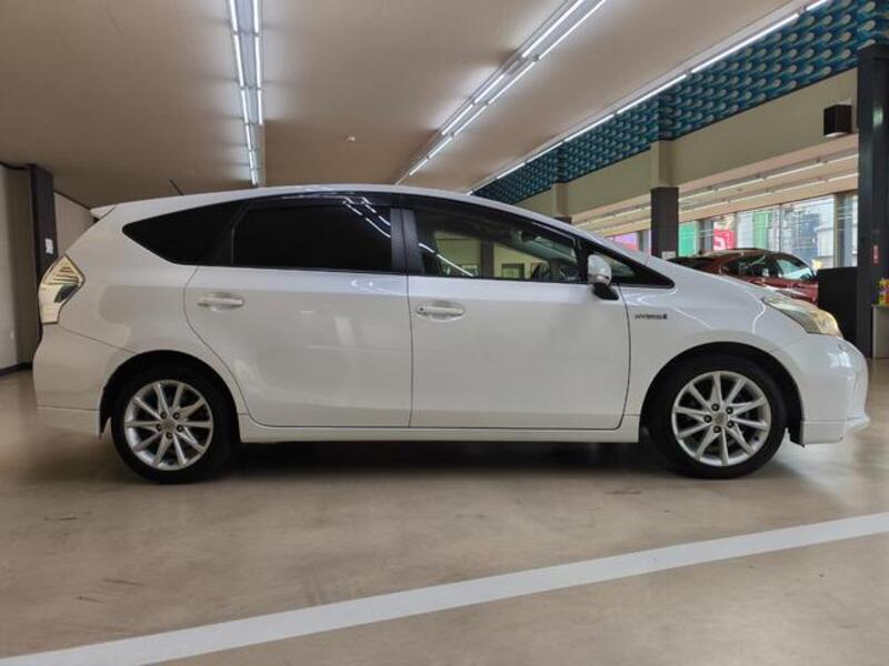 PRIUS ALPHA