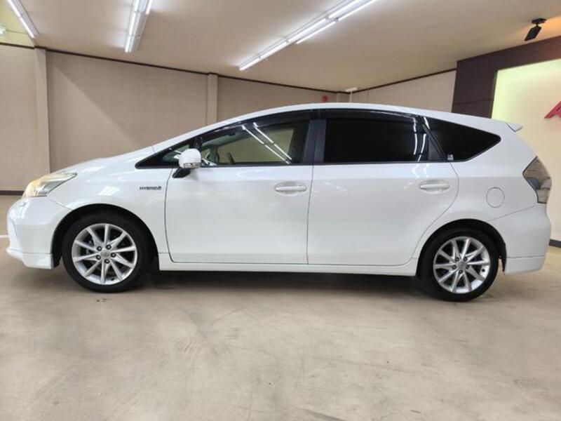 PRIUS ALPHA