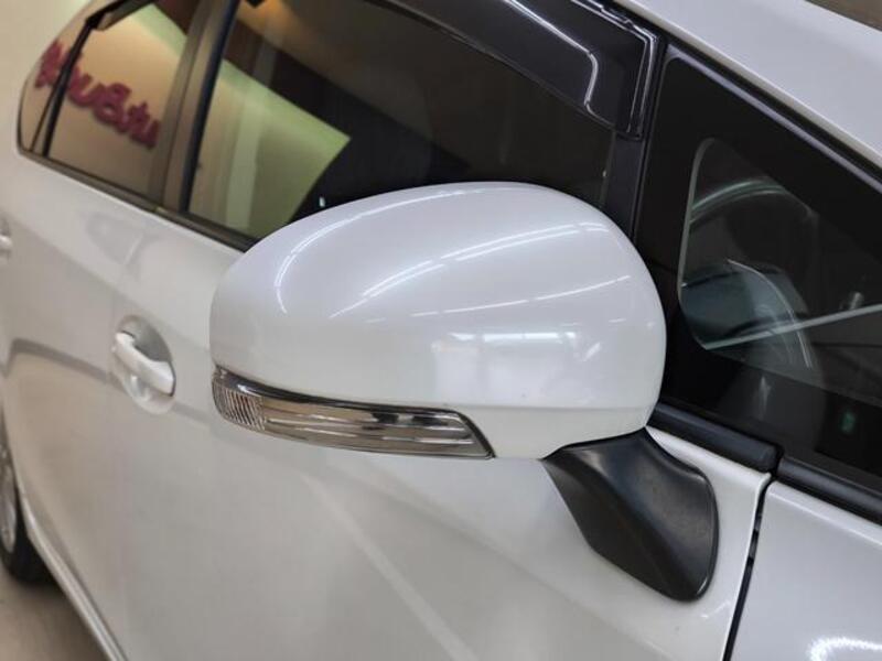 PRIUS ALPHA