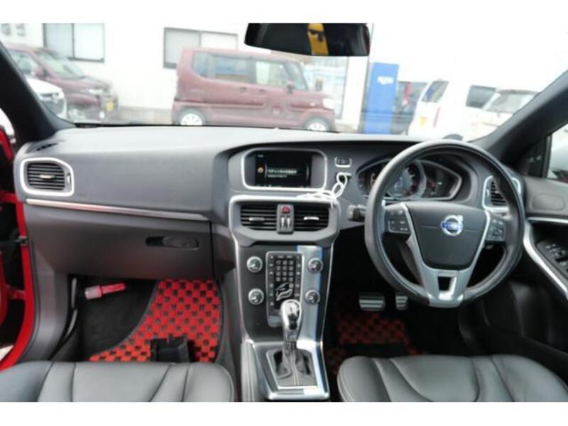 V40