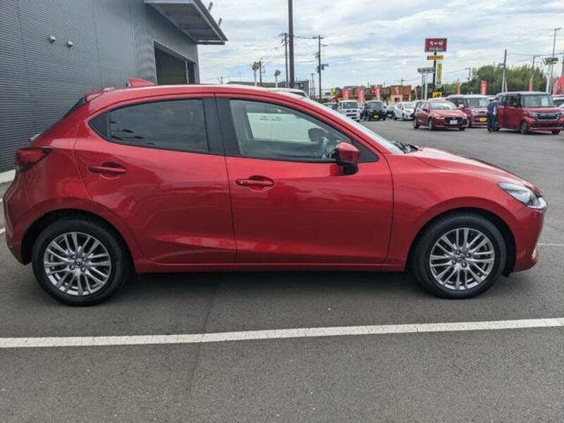 MAZDA2