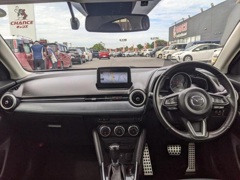 MAZDA2