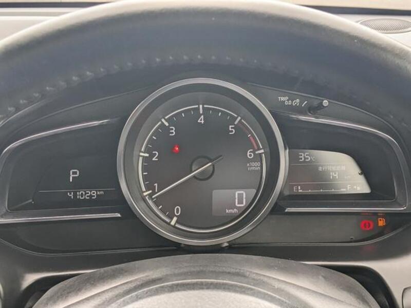 MAZDA2