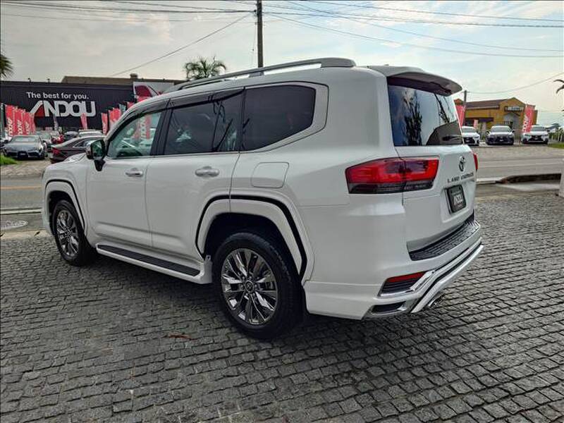LAND CRUISER