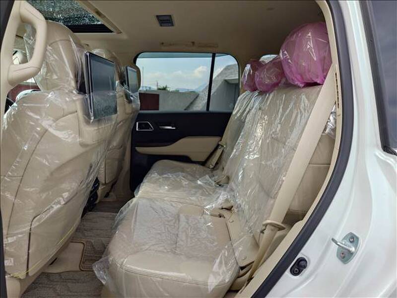 LAND CRUISER