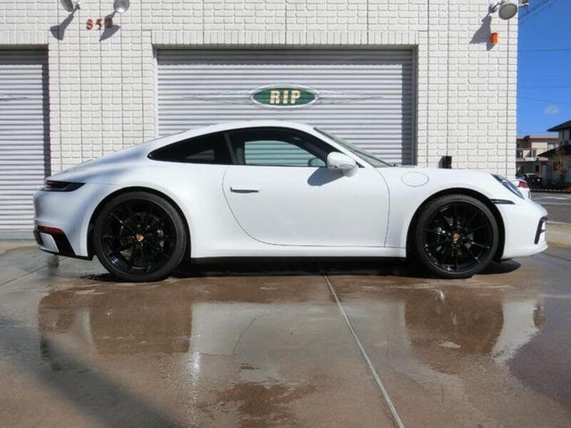 911
