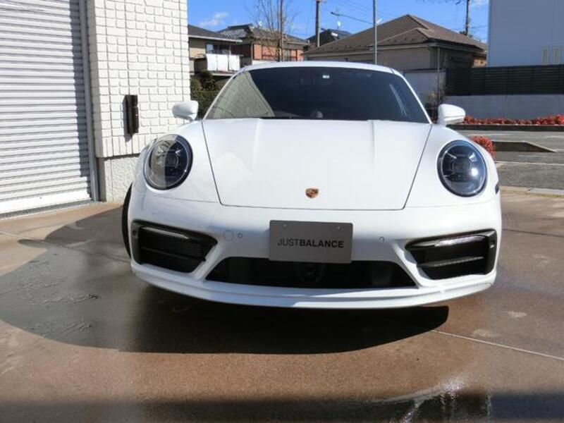 911