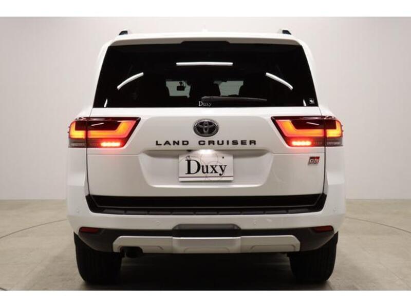 LAND CRUISER