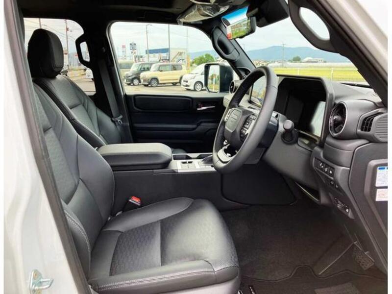 LAND CRUISER 250