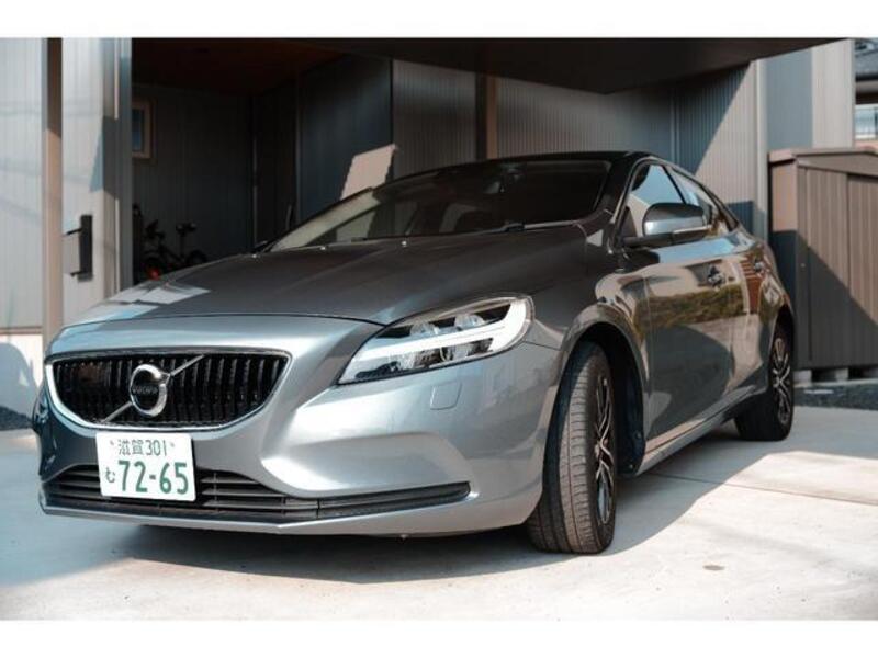 V40