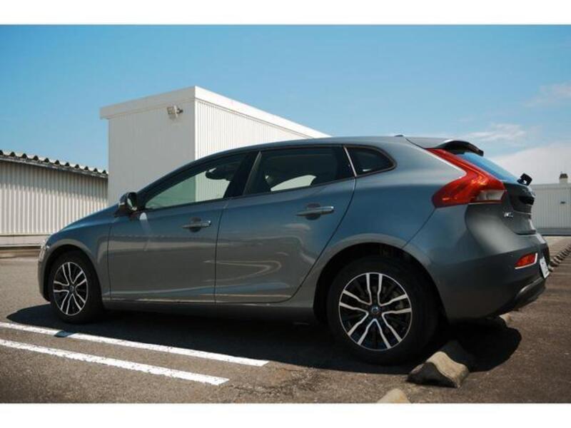 V40