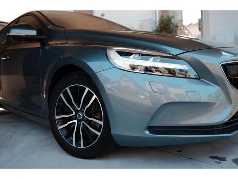 V40