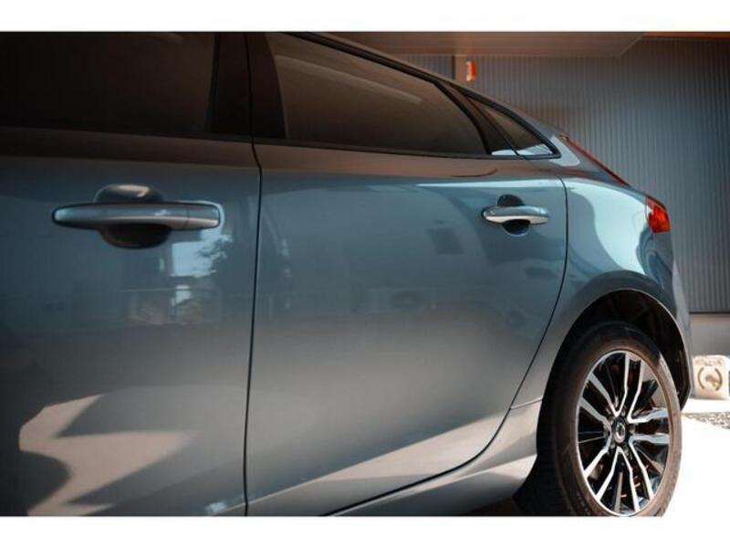 V40